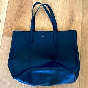 Cuyana Zippered Tote